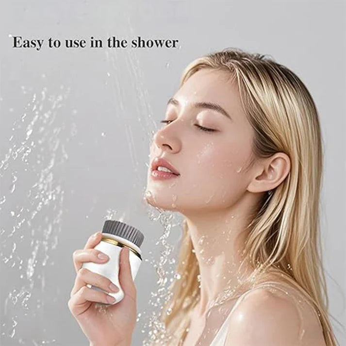 Mujer usando el Medivita PureClean Limpiador de Brochas de Maquillaje en la ducha.